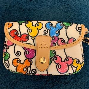 💜❤️Dooney & Bourke Exclusive 🖤DISNEY Wristlet🖤-NWOT!